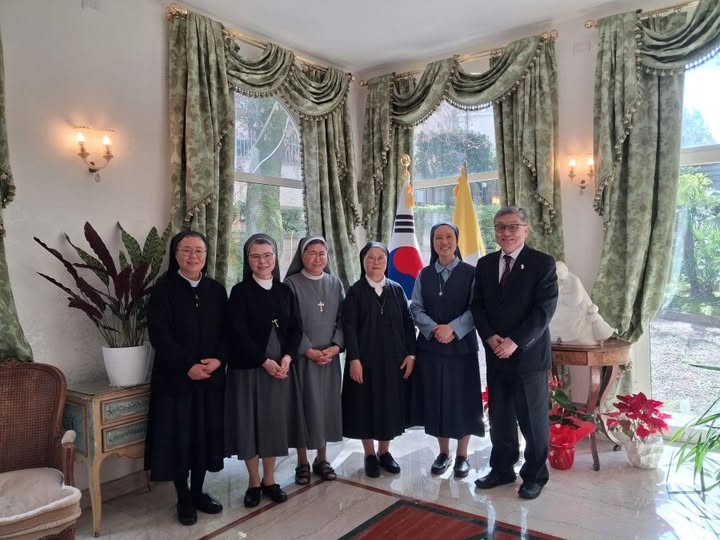 신형식 대사, 한국인 총원장 수녀 초청 관저 오찬(2.24)