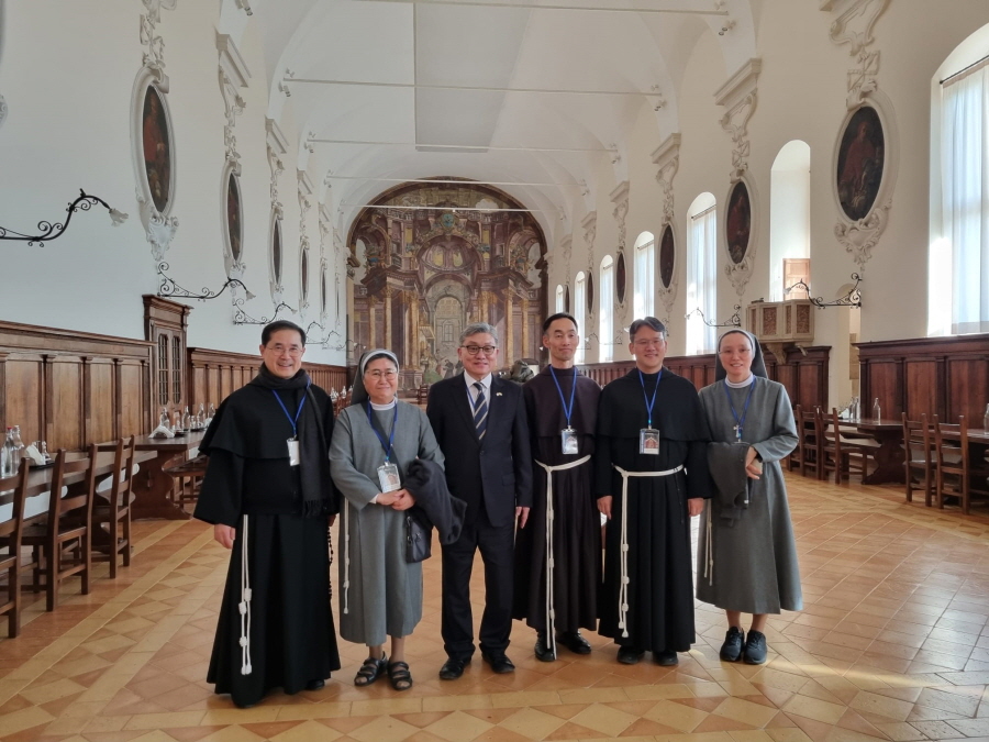 신형식 대사, 아씨시 방문(2.26)