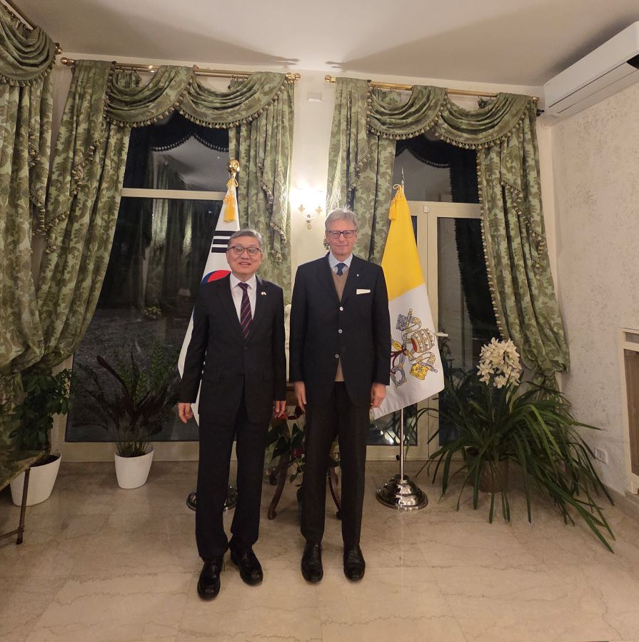 신형식 대사, 디 니토 주교황청 이탈리아대사 초청 관저 만찬(3.4)